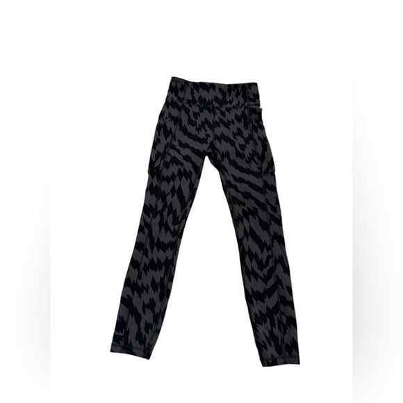 lululemon athletica Pants - LULULEMON Invigorate High-Rise Tight 25" Voltage Graphite Grey Black Sz 4